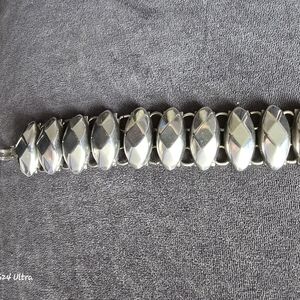 Silver Faceted Link Bracelet - Women's Fashion Jewelry